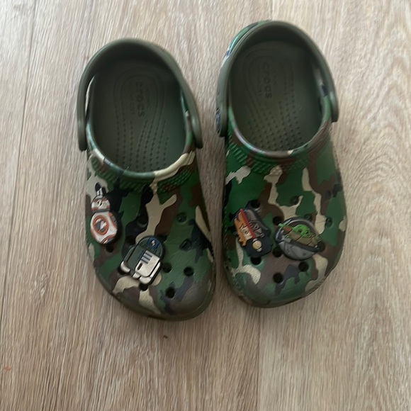 KIDS’ CLASSIC CAMO CLOG - Picture 1 of 4